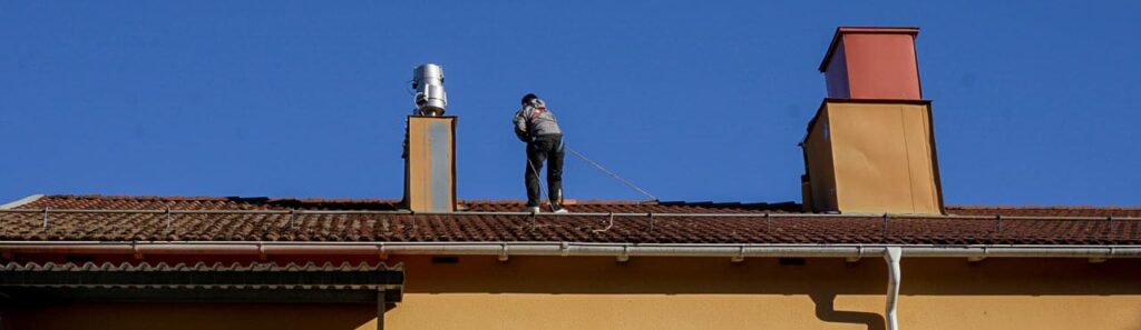 Svea Takvård genomför en noggrann takvätt